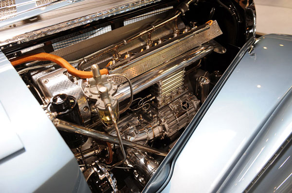 Сердце автомобиля - двигатель Bugatti Type-57SC Atlantic