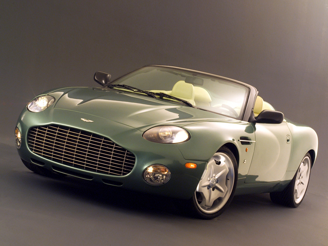 На фото автомобиль Aston Martin Zagato DB AR1