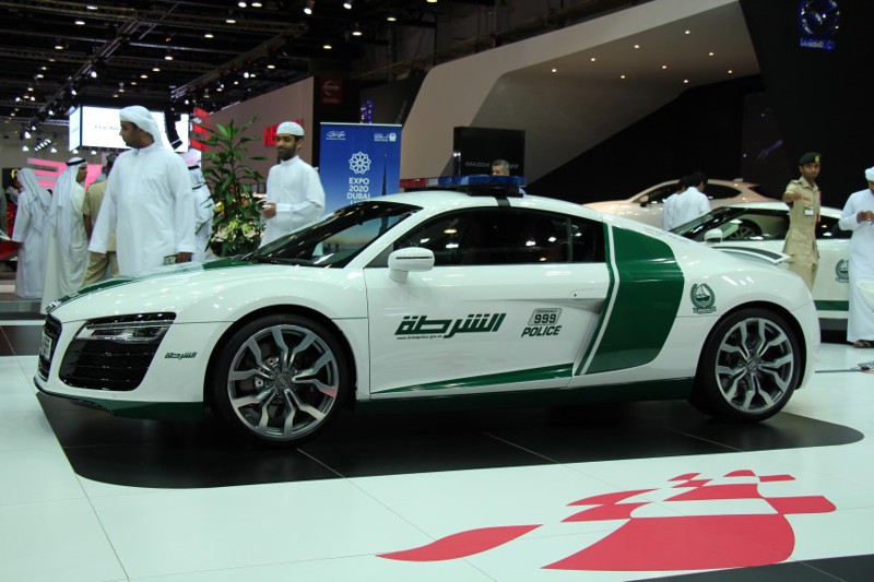 8. Audi R8 V10 автомобили, богатство, дубай, полиция, роскошь