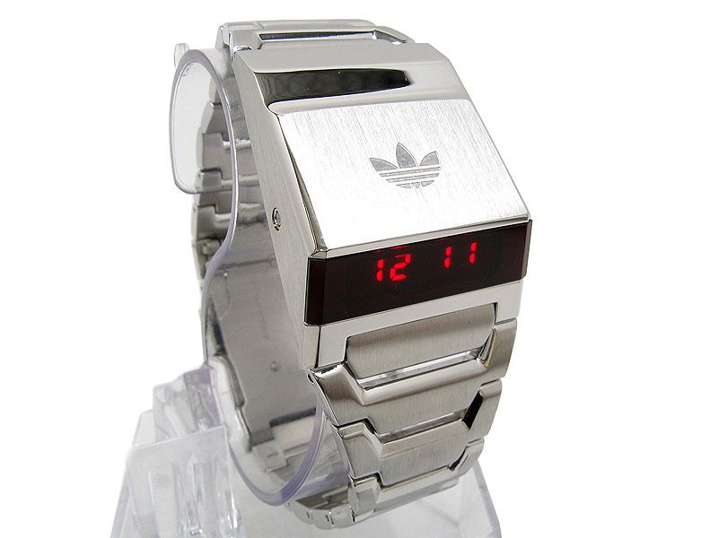 Или вот Adidas в начале 2000-х выпускал модель HSD-602 - фактически реплику Computron: авто, автомобили, аксессуар, наручные часы, цифровые часы, часы, часы для водителей