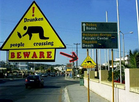 Необычные и забавные дорожные знаки со всего мира [фото]