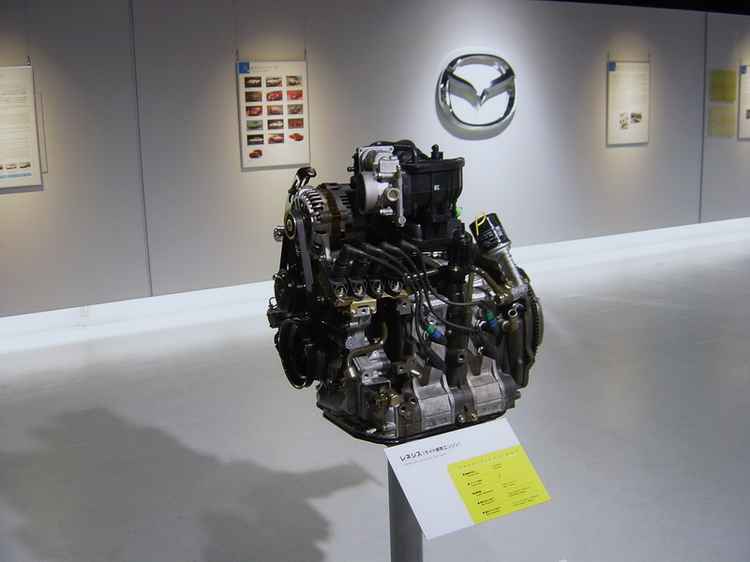 Роторно-поршневый двигатель Mazda