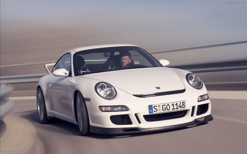 Porsche 911 - самое надежное авто в возрасте от 8 до 9 лет
