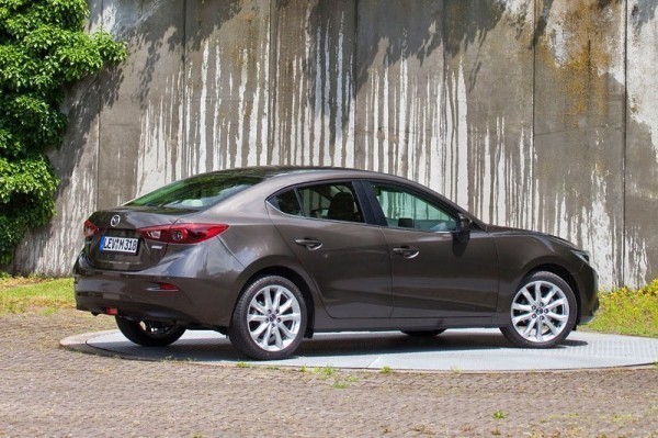 2014-Mazda3-Sedan