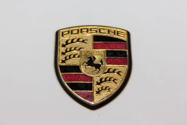 Москва, Россия - 04 Сентябрь, 2012: эмблема Porsche — стоковое фото