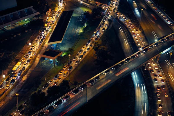 Панама-Сити движения автомобилей на шоссе и улицы ночью — стоковое фото