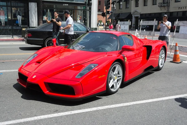 Ferrari Enzo автомобиль на дисплее — стоковое фото