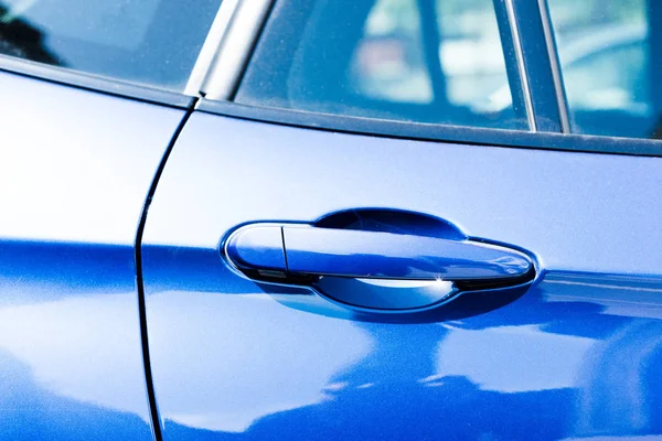 Крупным Планом Вид Ручки Синий Автомобиль Двери — стоковое фото